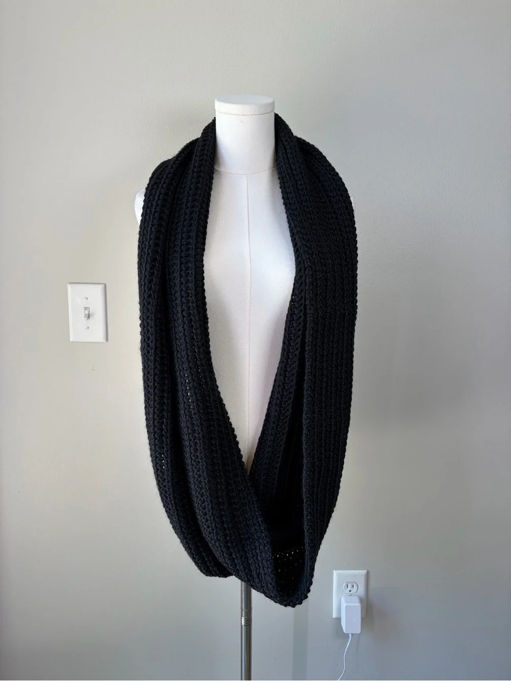 COACH Black Wool Blend Chunky Knit Infinity Scarf Cozy Winter City Girl